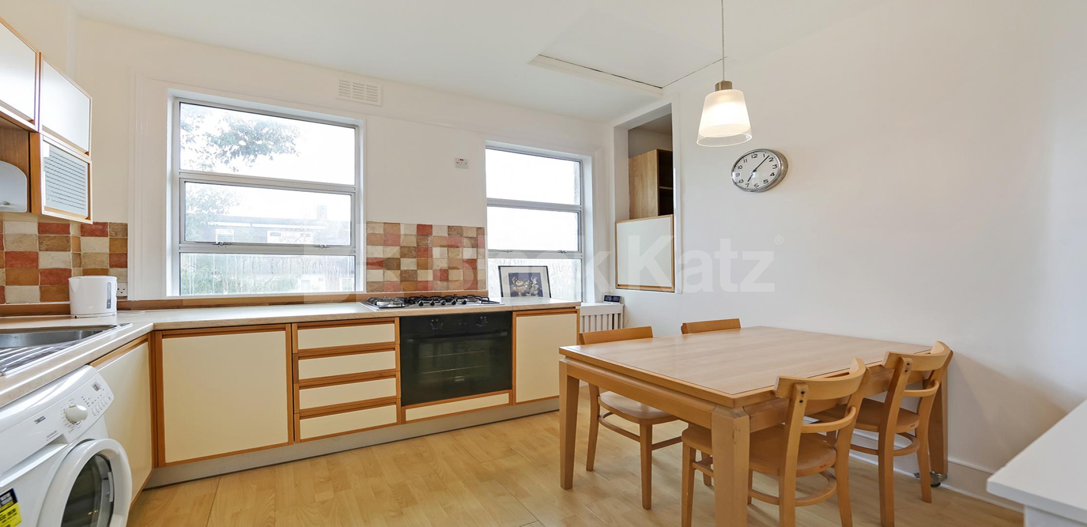 			LET, 3 Bedroom, 1 bath, 1 reception Maisonette			 Welham Road, Furzedown